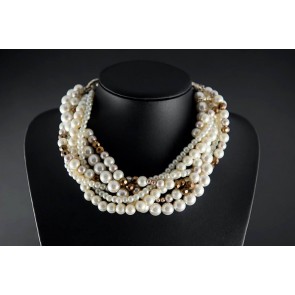 KM245 - WHITE AND GOLDEN GLASS BEADS