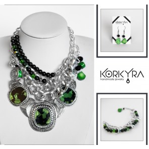 KM012 - GREEN CORALS, SILVER CHAINS AND A METAL PENDANT SET