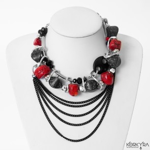 DR134 - RAW CORALS, BLACK BEADS AND CHAINS, METAL LINKS