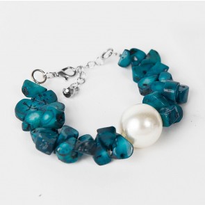 DR140A - BLUE TEARDROP-SHAPED CORALS AND A WHITE BEAD SET