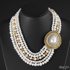 DR203 - FRESHWATER PEARLS