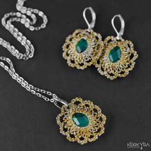 K011 - SILVER AND GREEN LACE JEWELRY SET