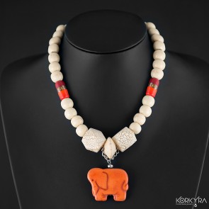 KM242A - WOODEN BEADS WITH AN ORANGE PENDANT 